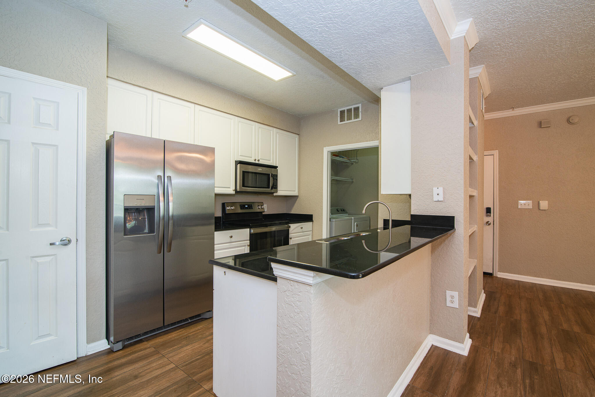 8539 GATE Parkway 424