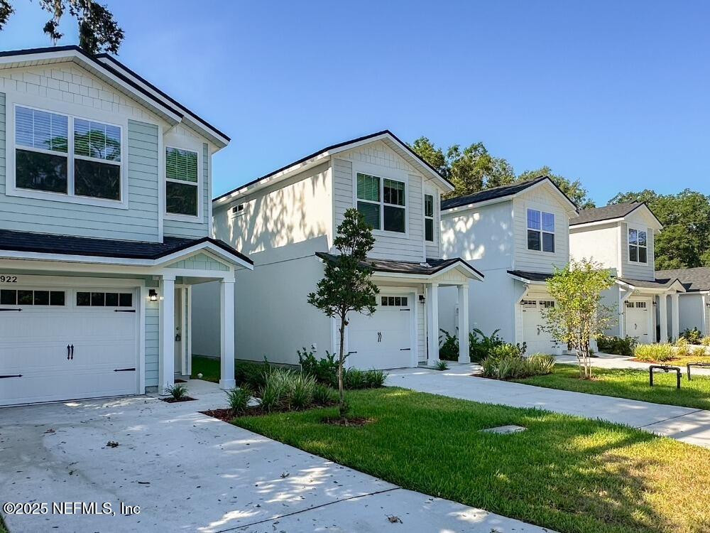 8910-8922 FREE Avenue