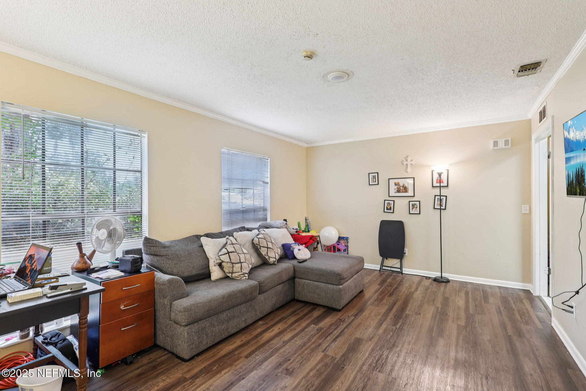 810 MEADOWBROOK Drive