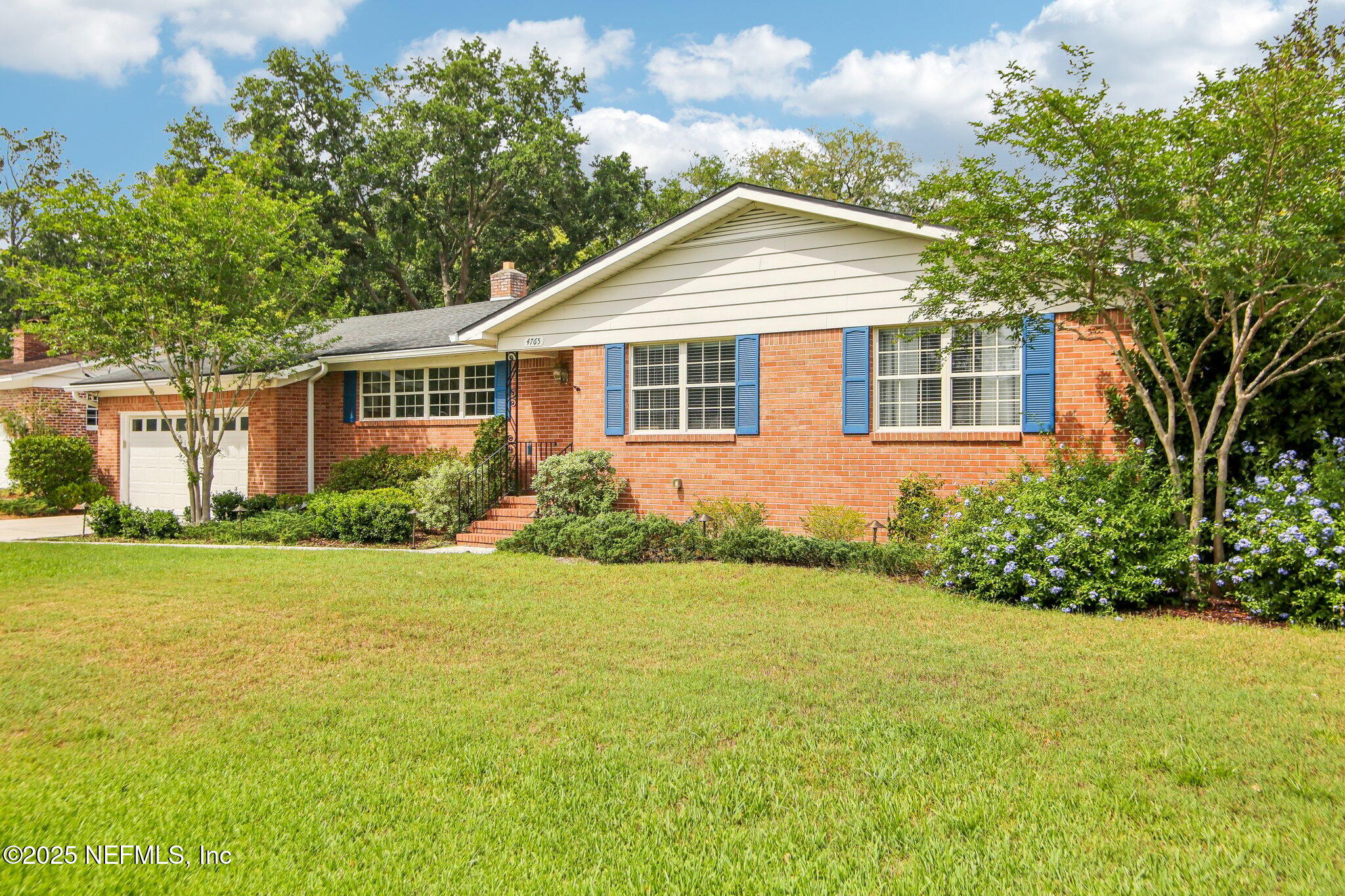 4765 QUEEN Lane