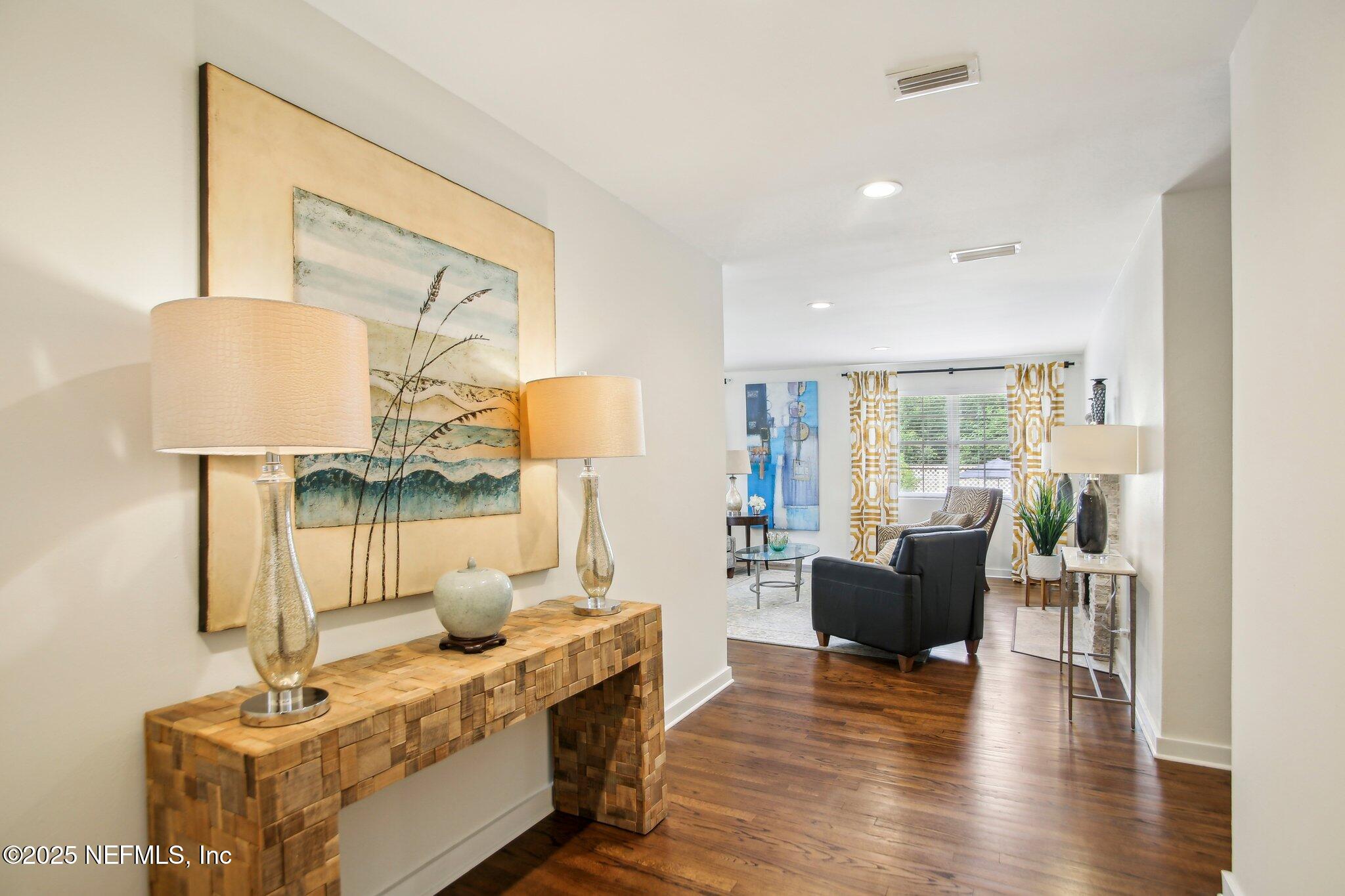 4765 QUEEN Lane