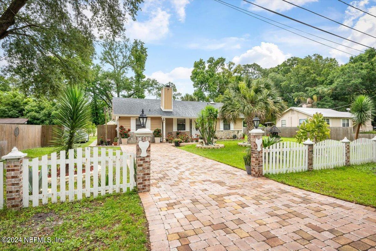 Jacksonville, FL home for sale located at 5815 Luella Street, Jacksonville, FL 32207