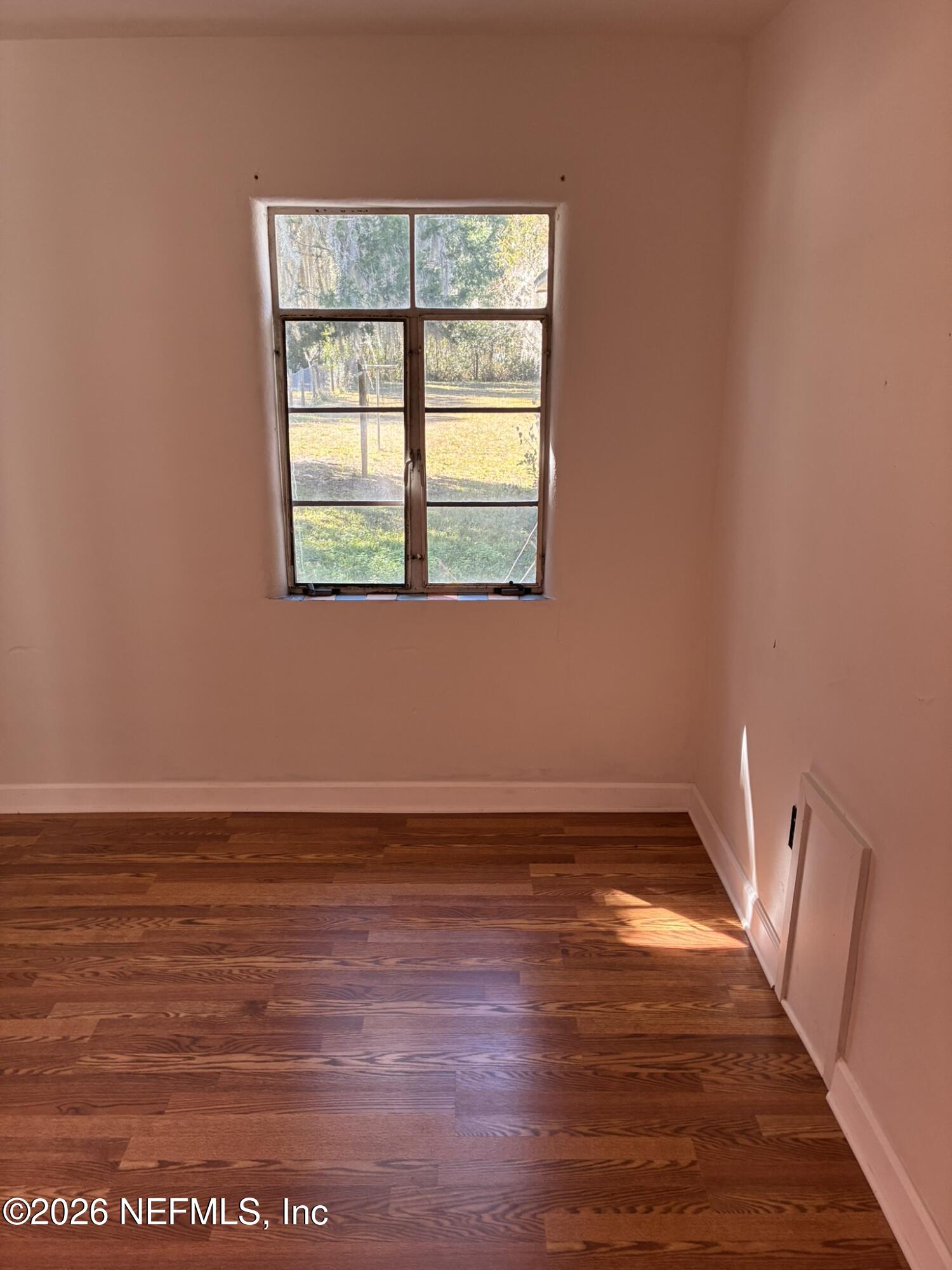 809 N CYPRESS Avenue