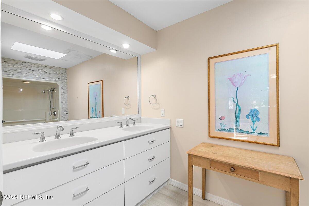 Ponte Vedra Beach, Florida 32082, United States, 3 Bedrooms Bedrooms, ,4 BathroomsBathrooms,Residential,Pending,22140