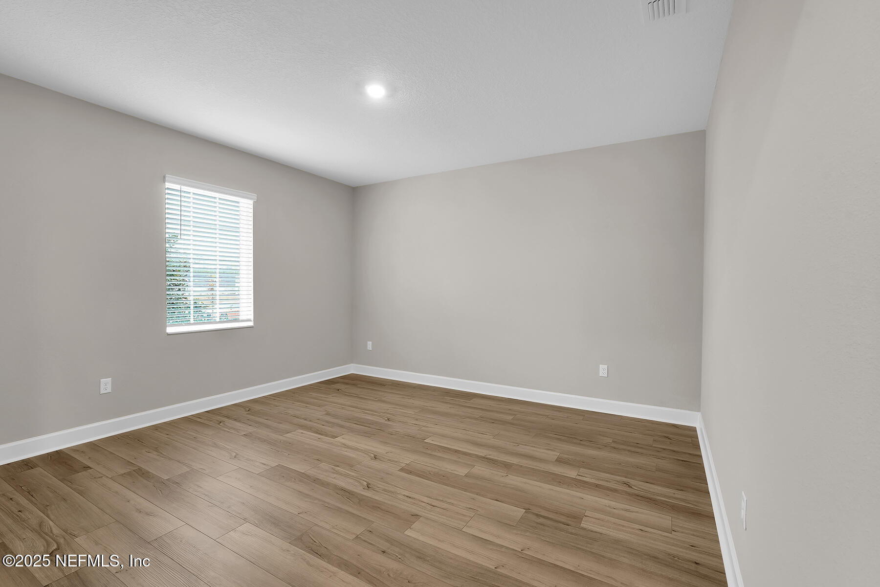 3991 GAREYS FERRY Way