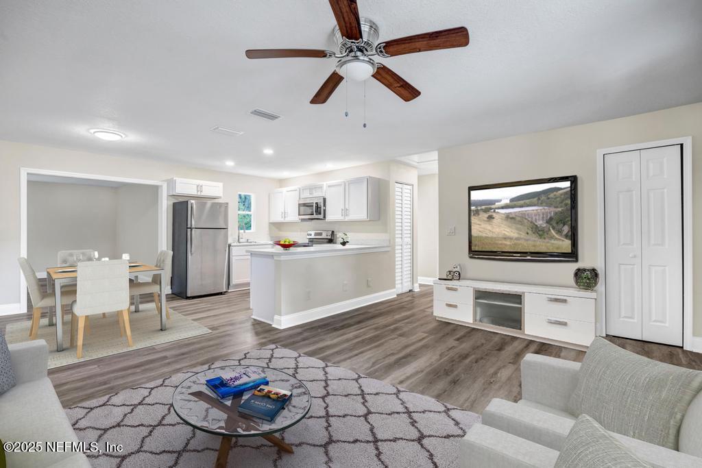 6845 E RHODE ISLAND Drive