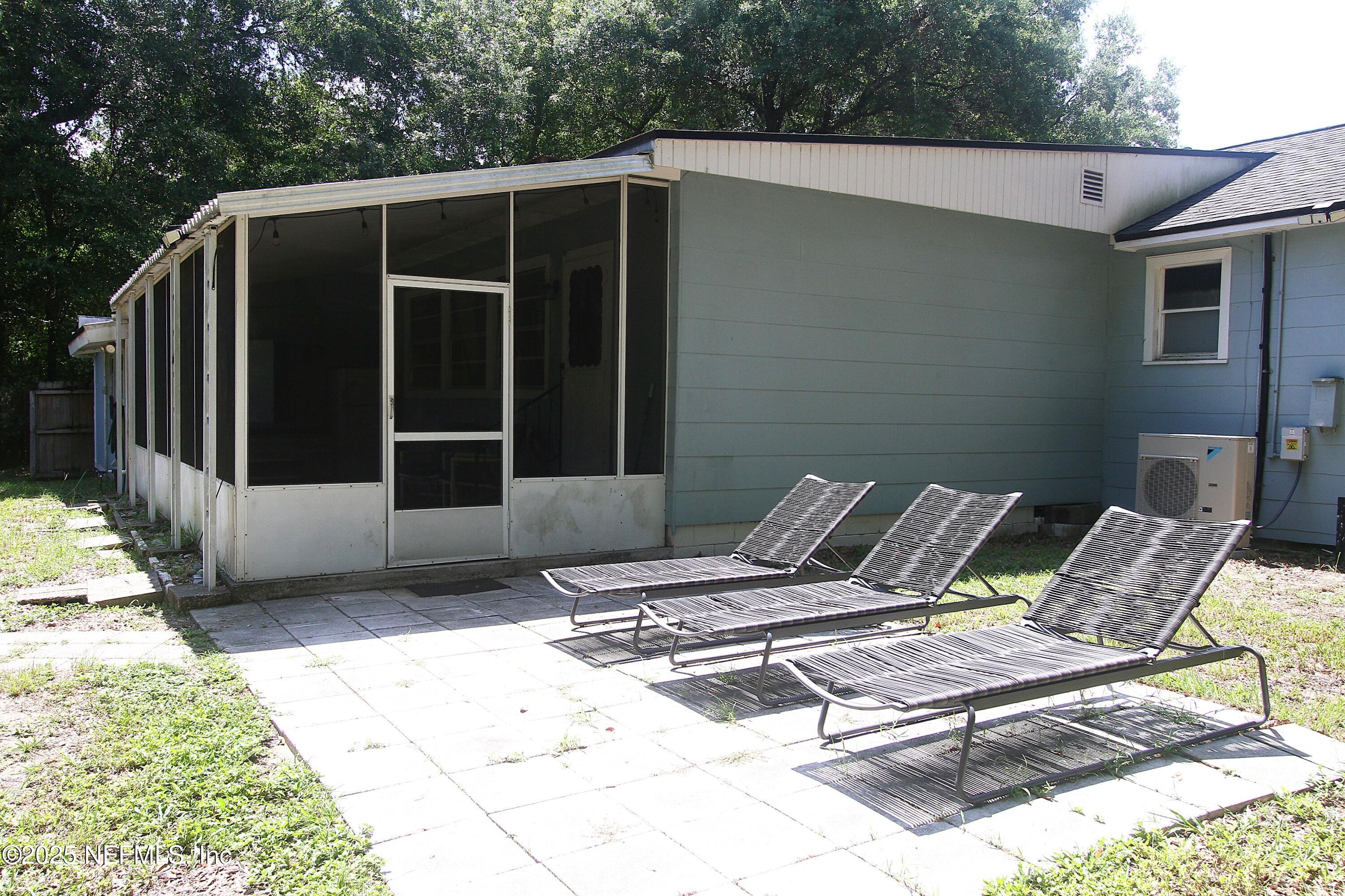 9757 N MACARTHUR Court