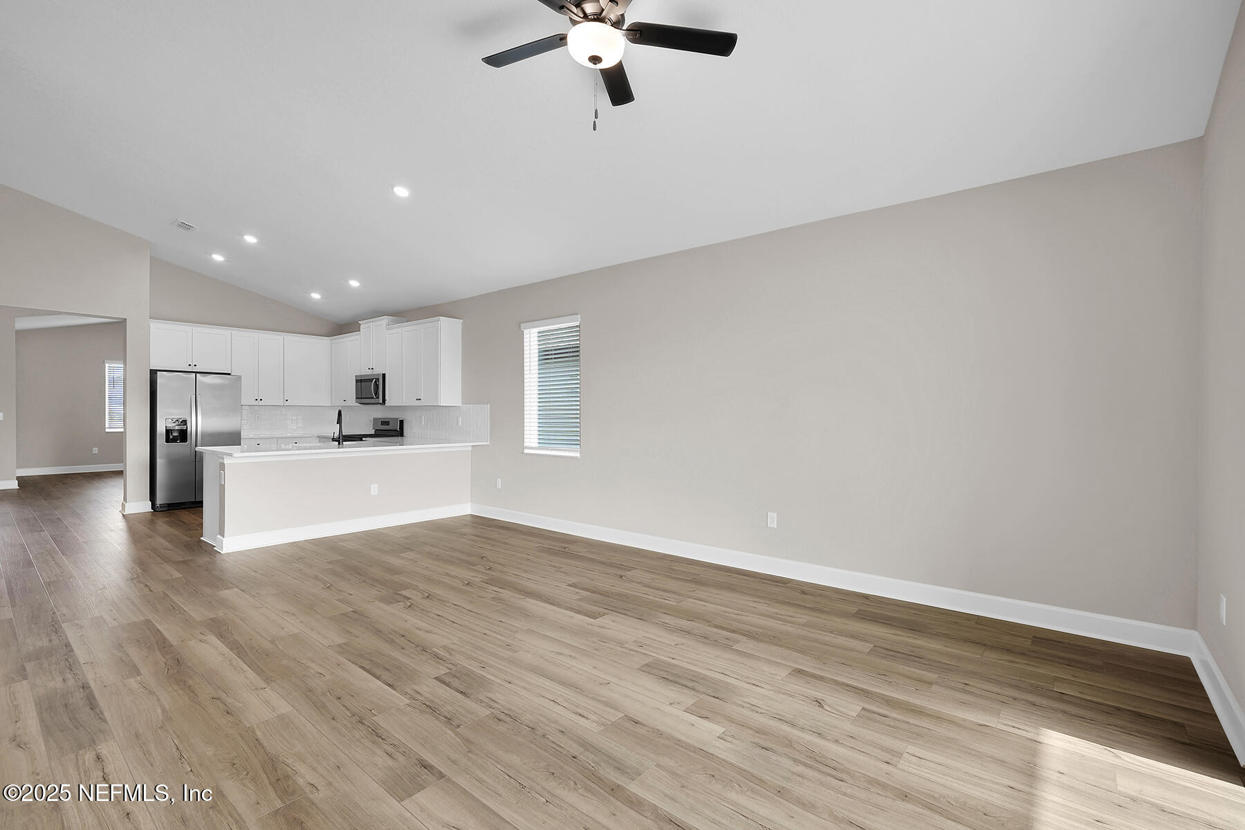 3983 GAREYS FERRY Way