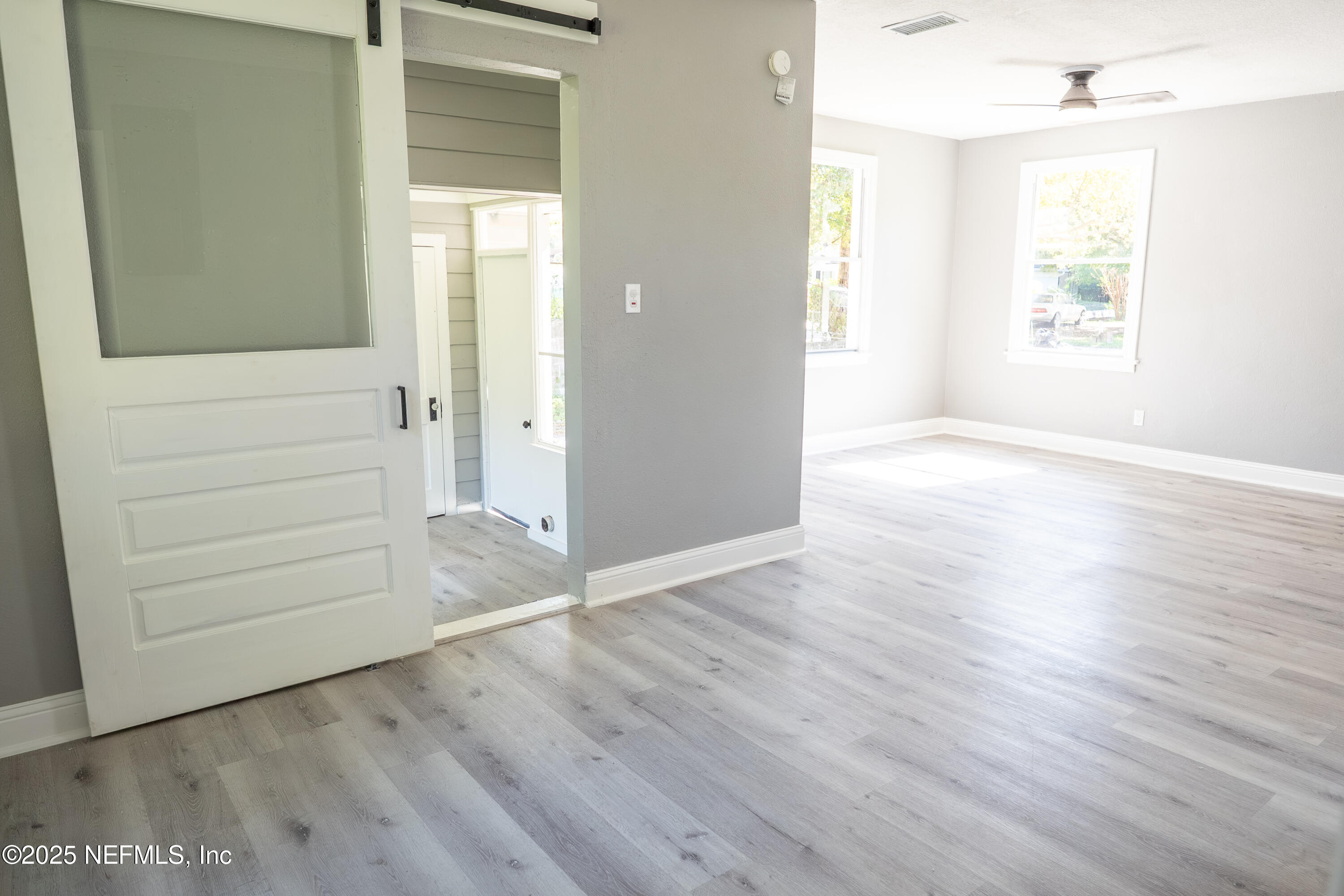 5035 KINGSBURY Street