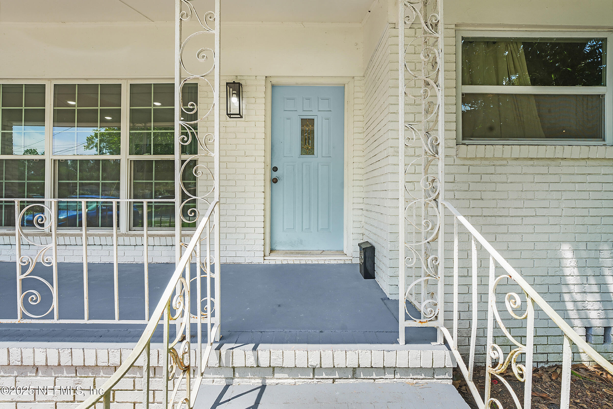 2535 HAZEL Drive