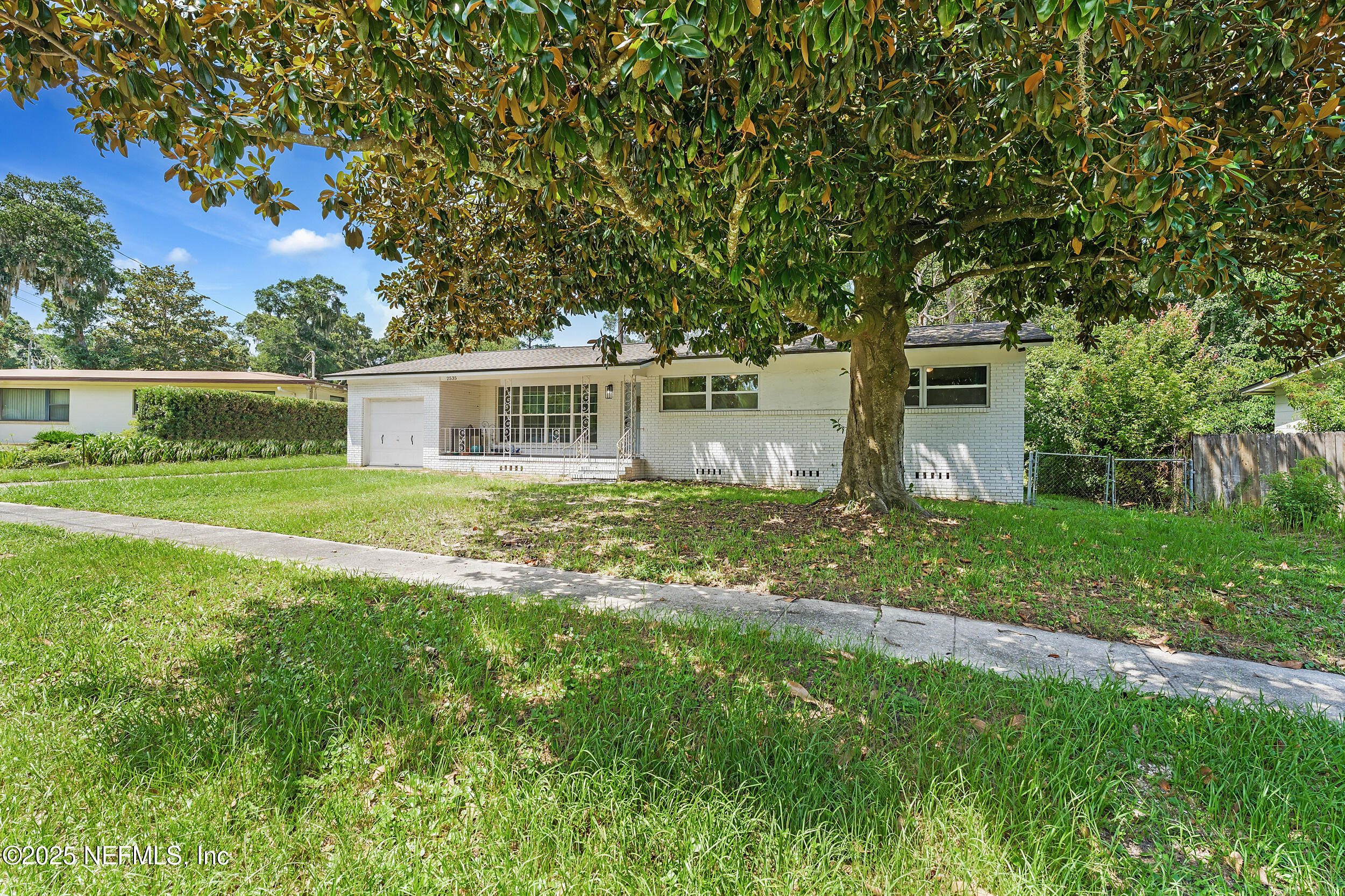 2535 HAZEL Drive