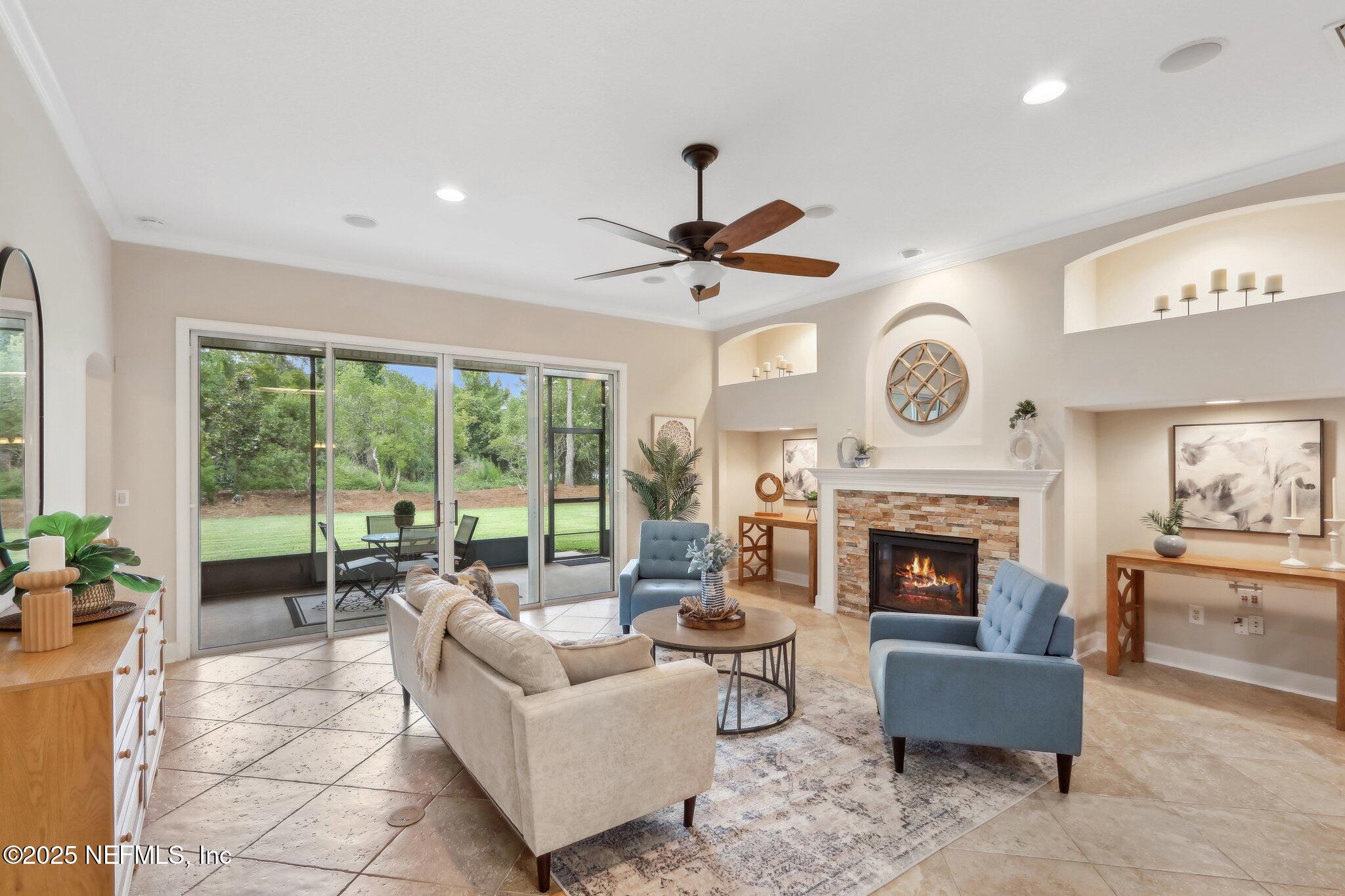 2214 LINKS Drive