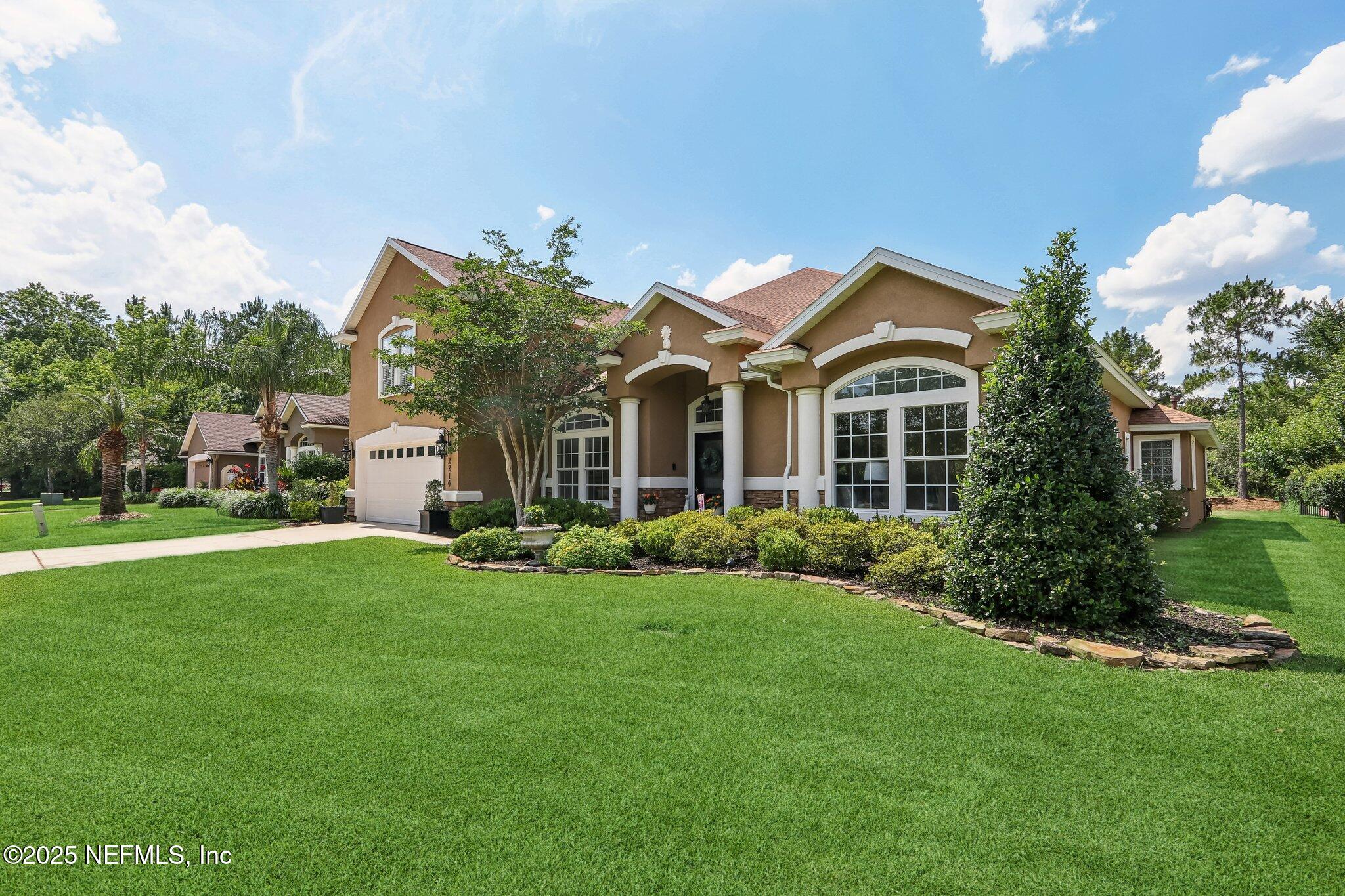 2214 LINKS Drive