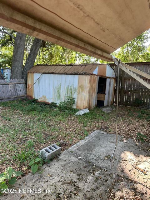 7135 DIAMOND HEAD Road Jacksonville FL 32216