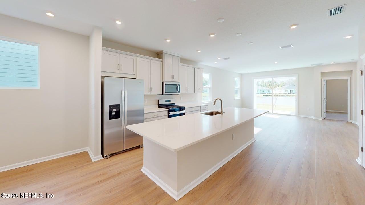 169 APPALACHIAN Trail