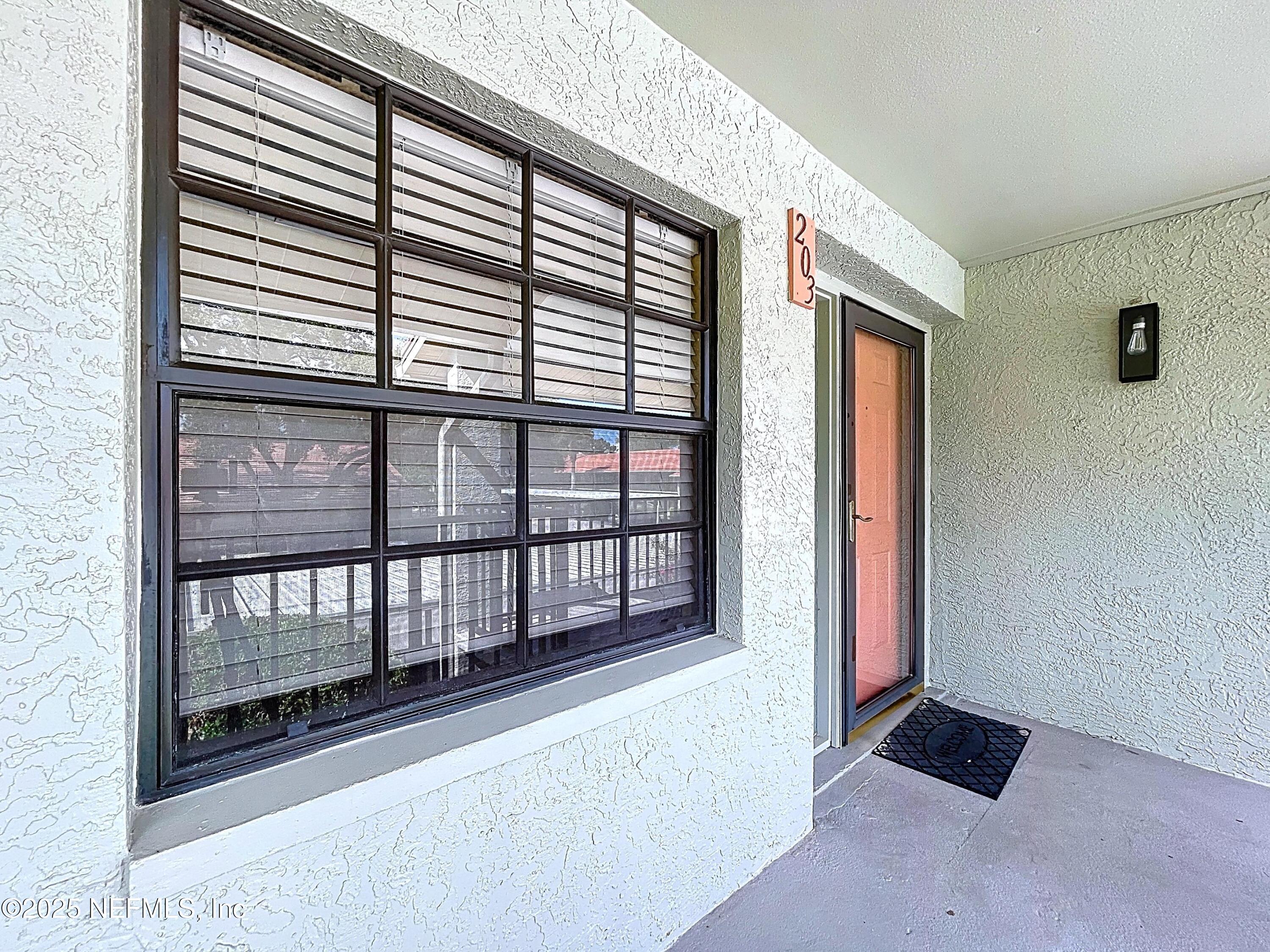 016-2020-lakeview-dr-apt-203_00036_origi