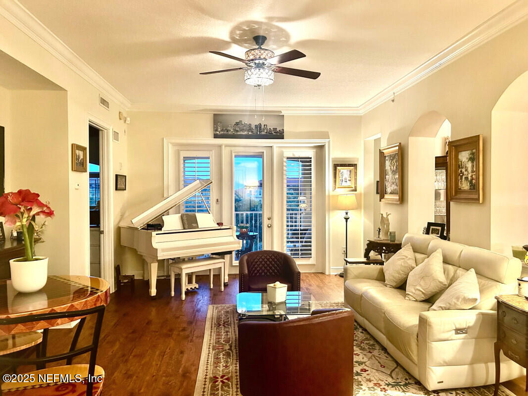 4300 SOUTH BEACH Parkway 3323