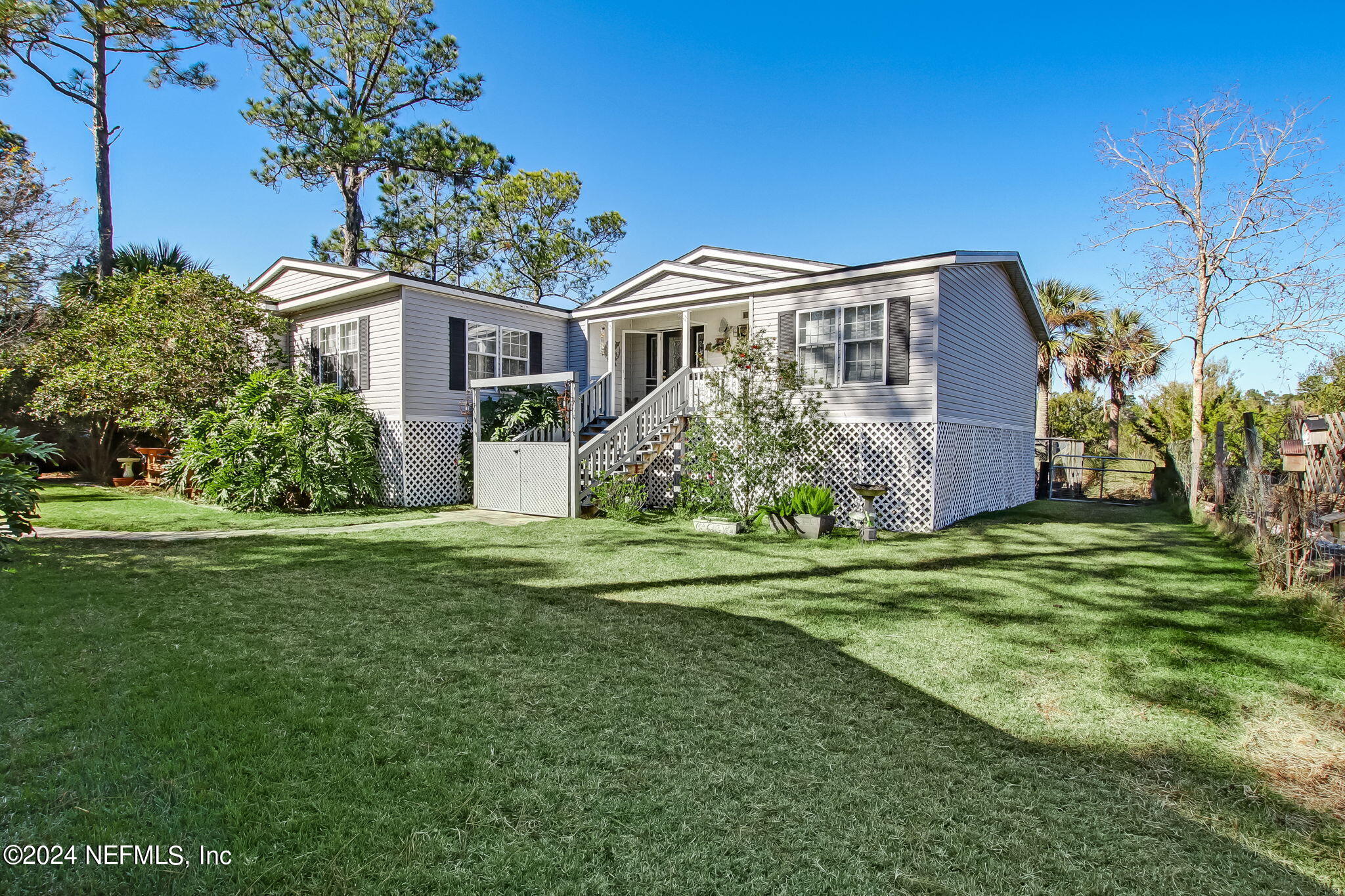 Fernandina Beach, FL home for sale located at 94285 PALM Circle W, Fernandina Beach, FL 32034
