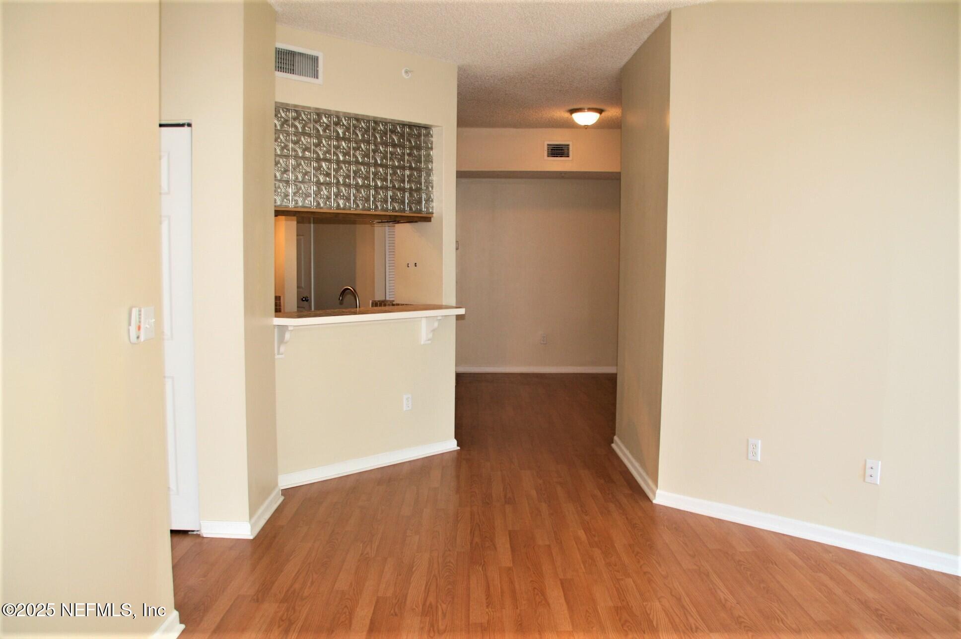 4035 GRANDE VISTA Boulevard 203