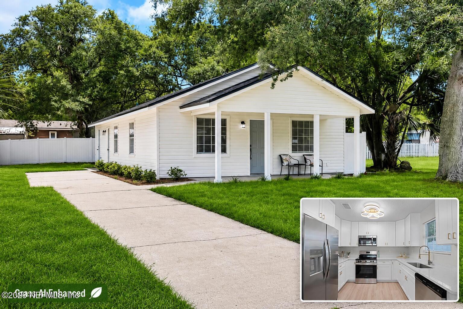 Photo 1 of 32 — 824 S 10TH Street, Fernandina Beach, FL 32034