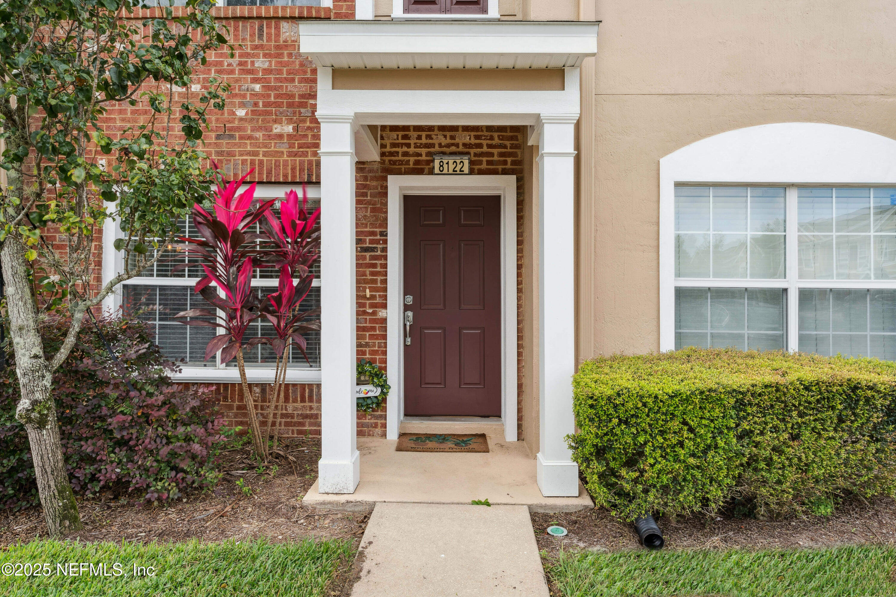 8122 SUMMERGATE Court