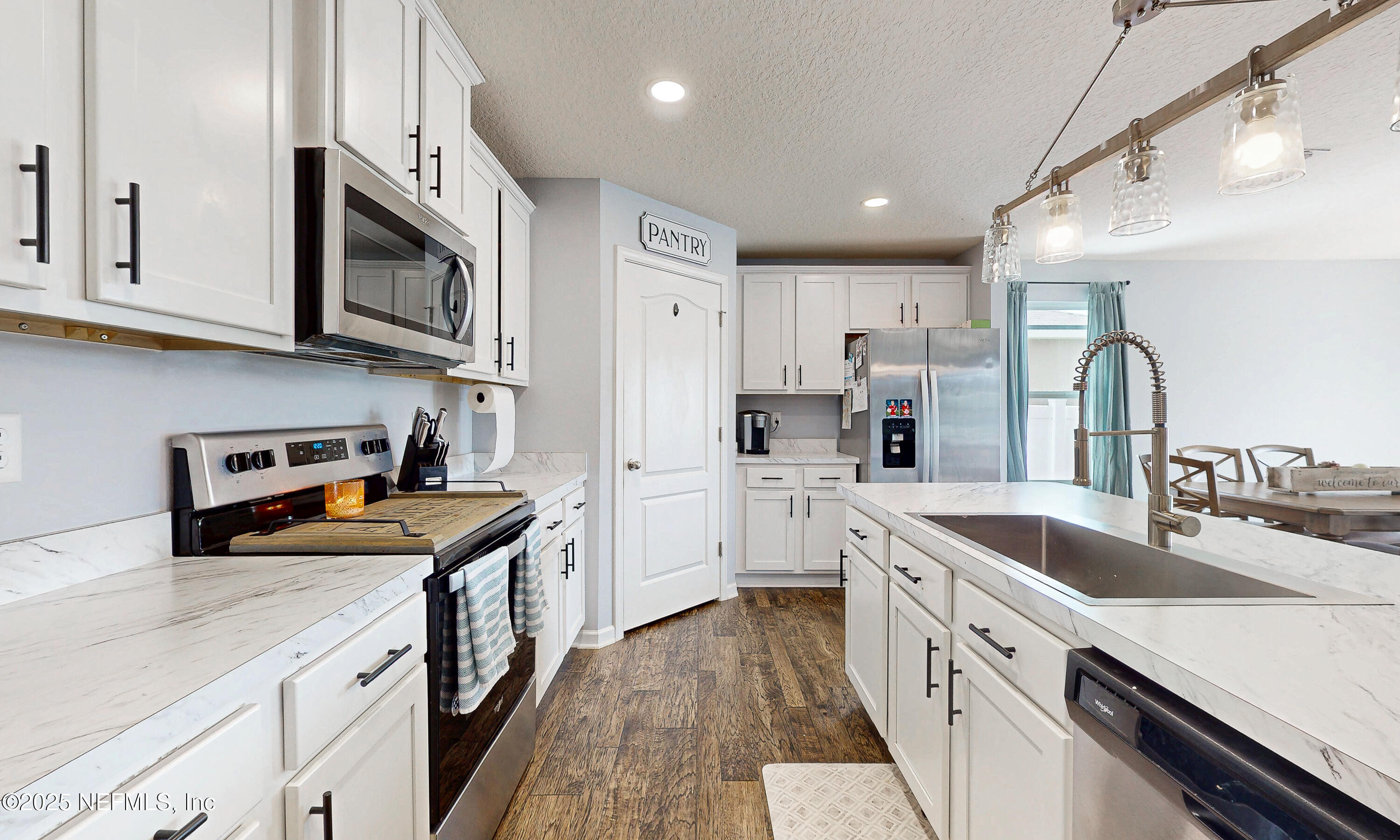 2331 EVENING OAKS Lane