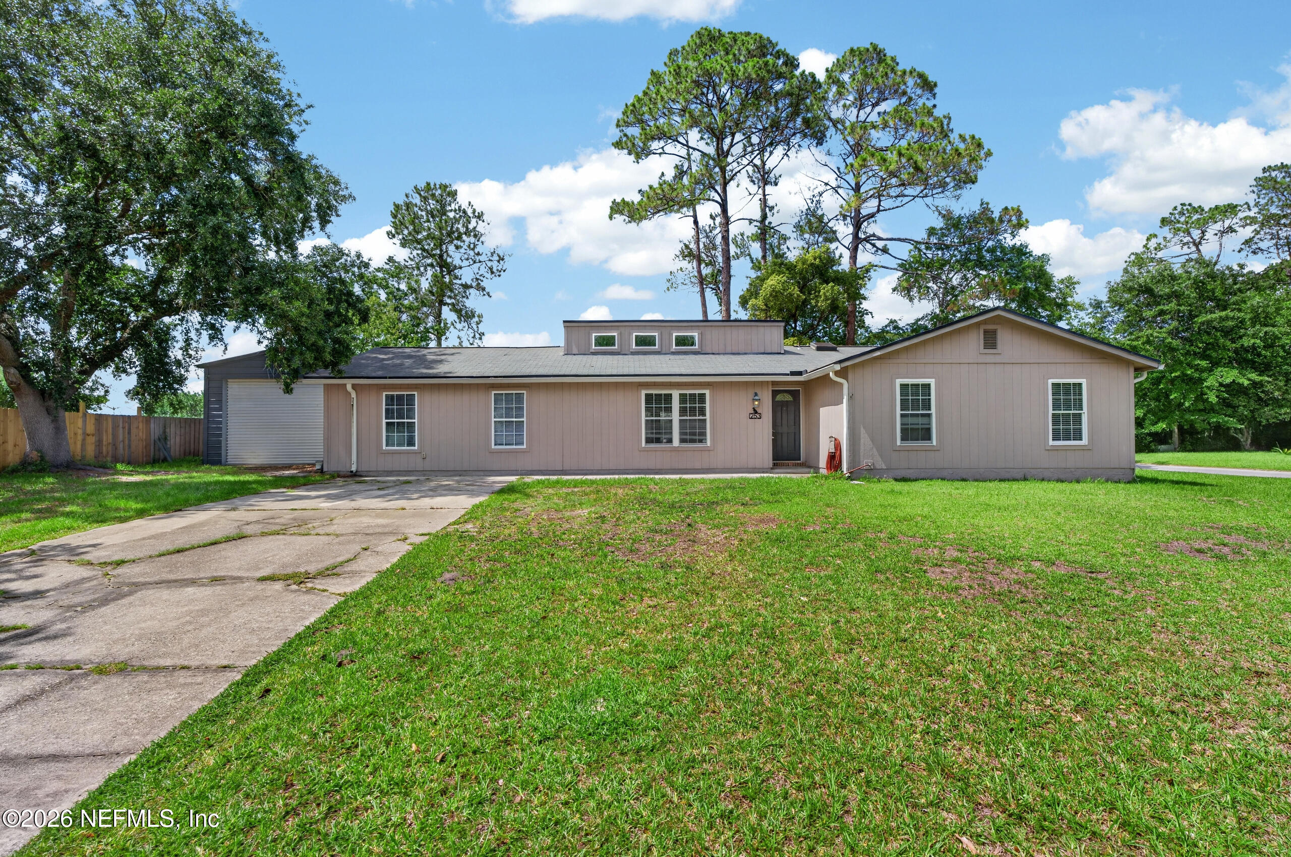 253 DEERWOOD Circle E - Photo 3