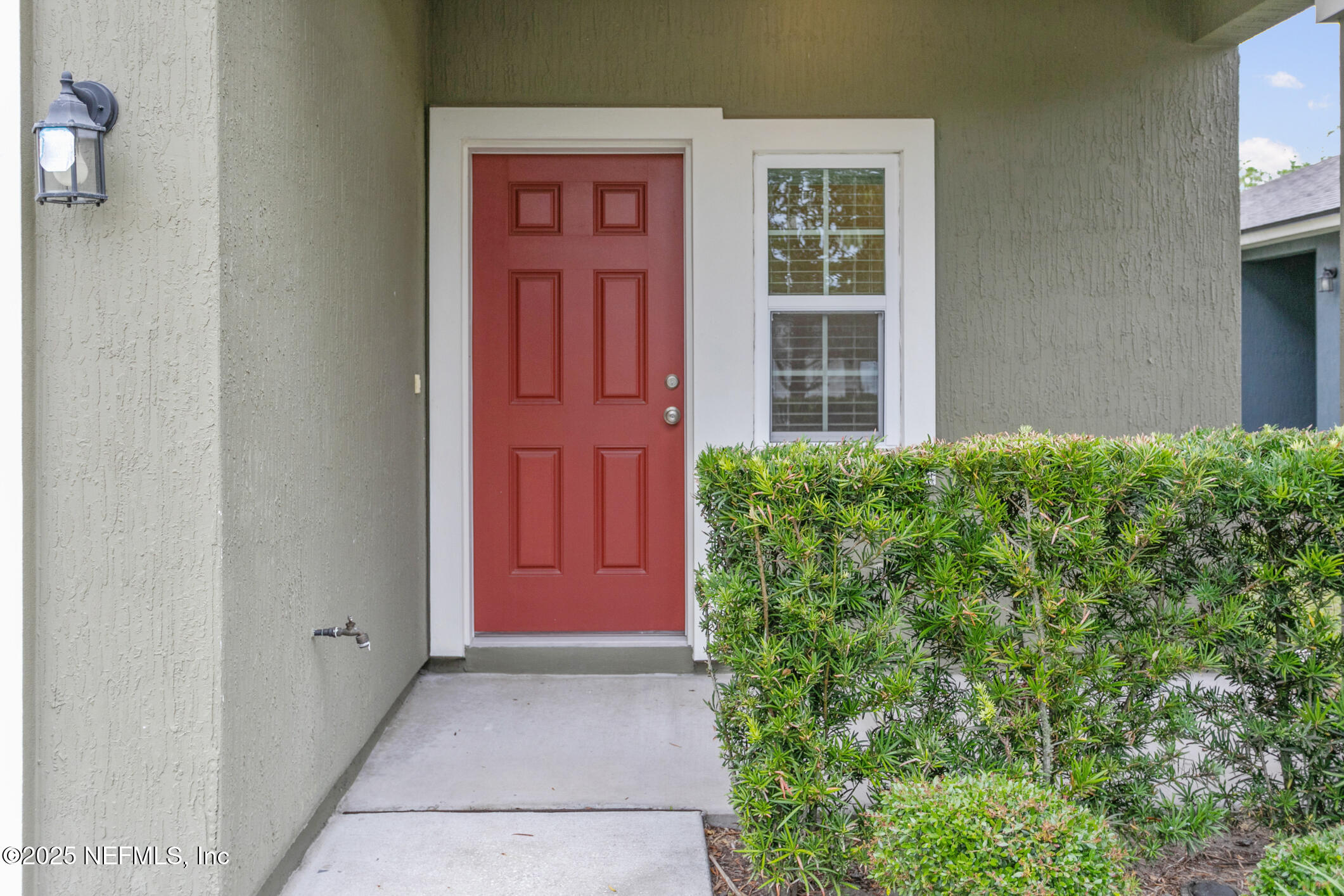 2517 CANEY OAKS Drive W