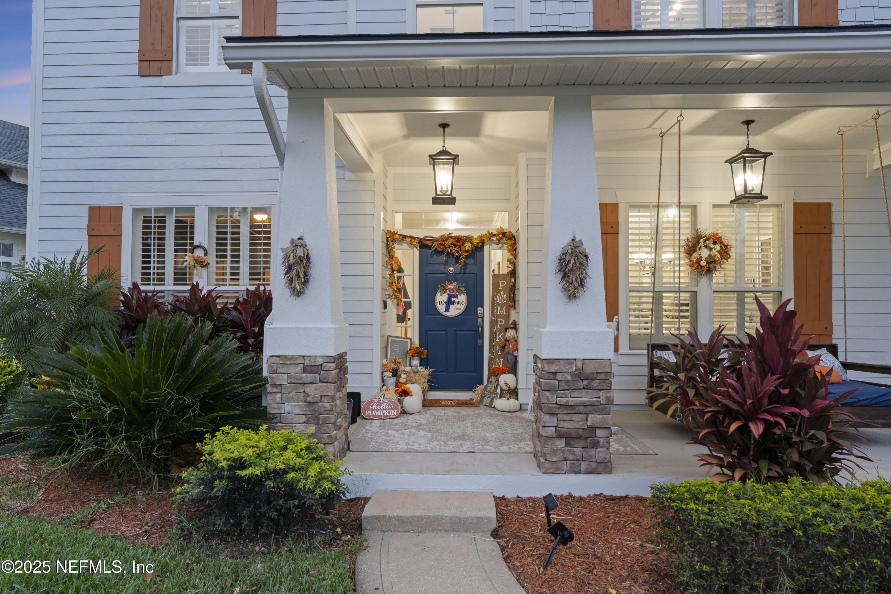 1936 MOORINGS Circle