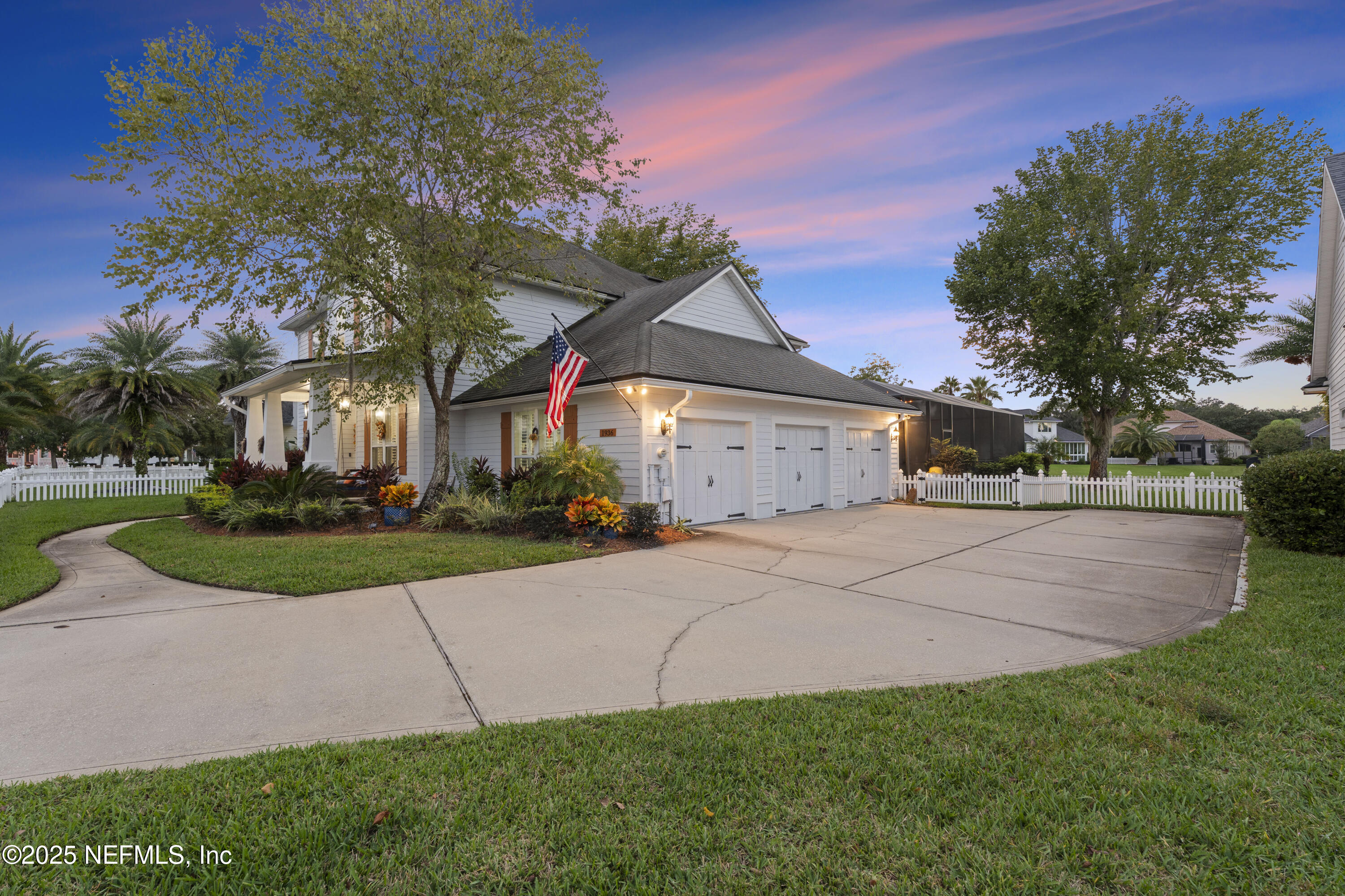 1936 MOORINGS Circle