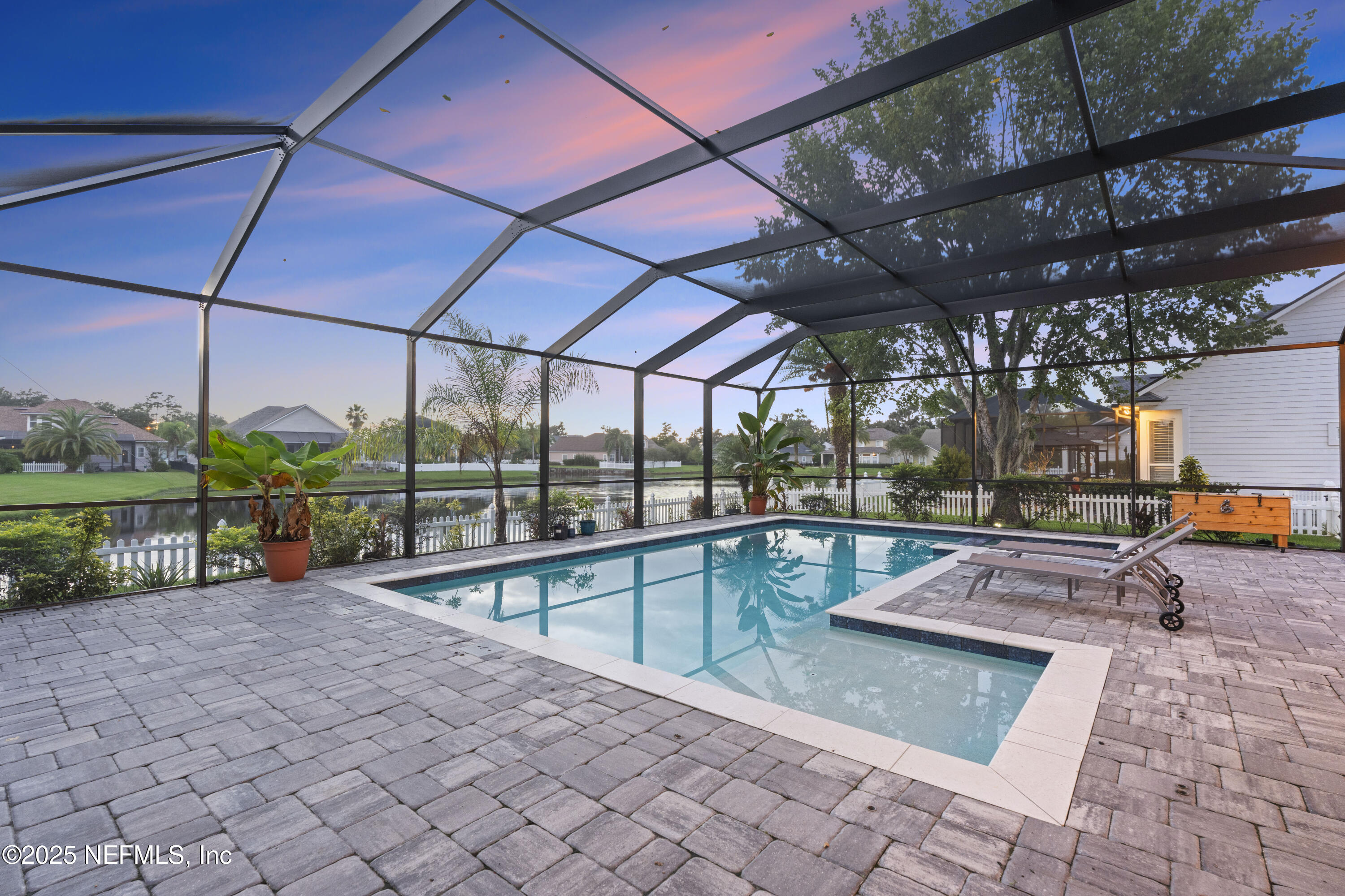 1936 MOORINGS Circle