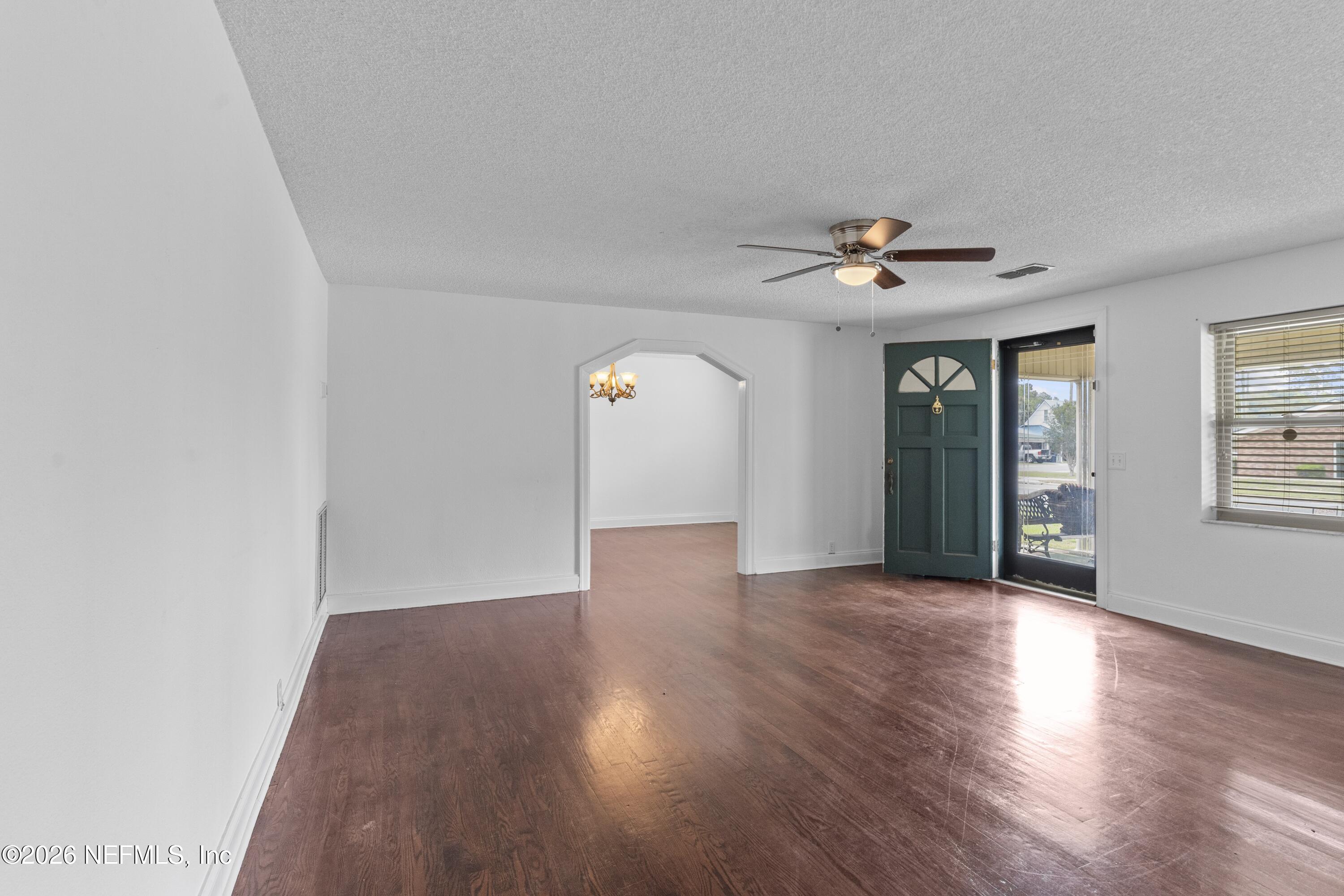164 6TH Street N