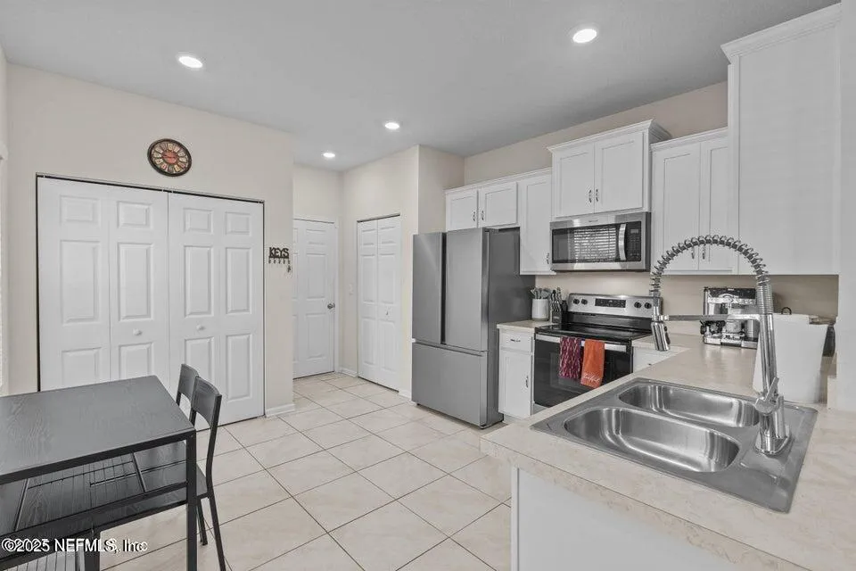 Jacksonville, Florida 32218, United States, 3 Bedrooms Bedrooms, ,3 BathroomsBathrooms,Residential,Active,142620
