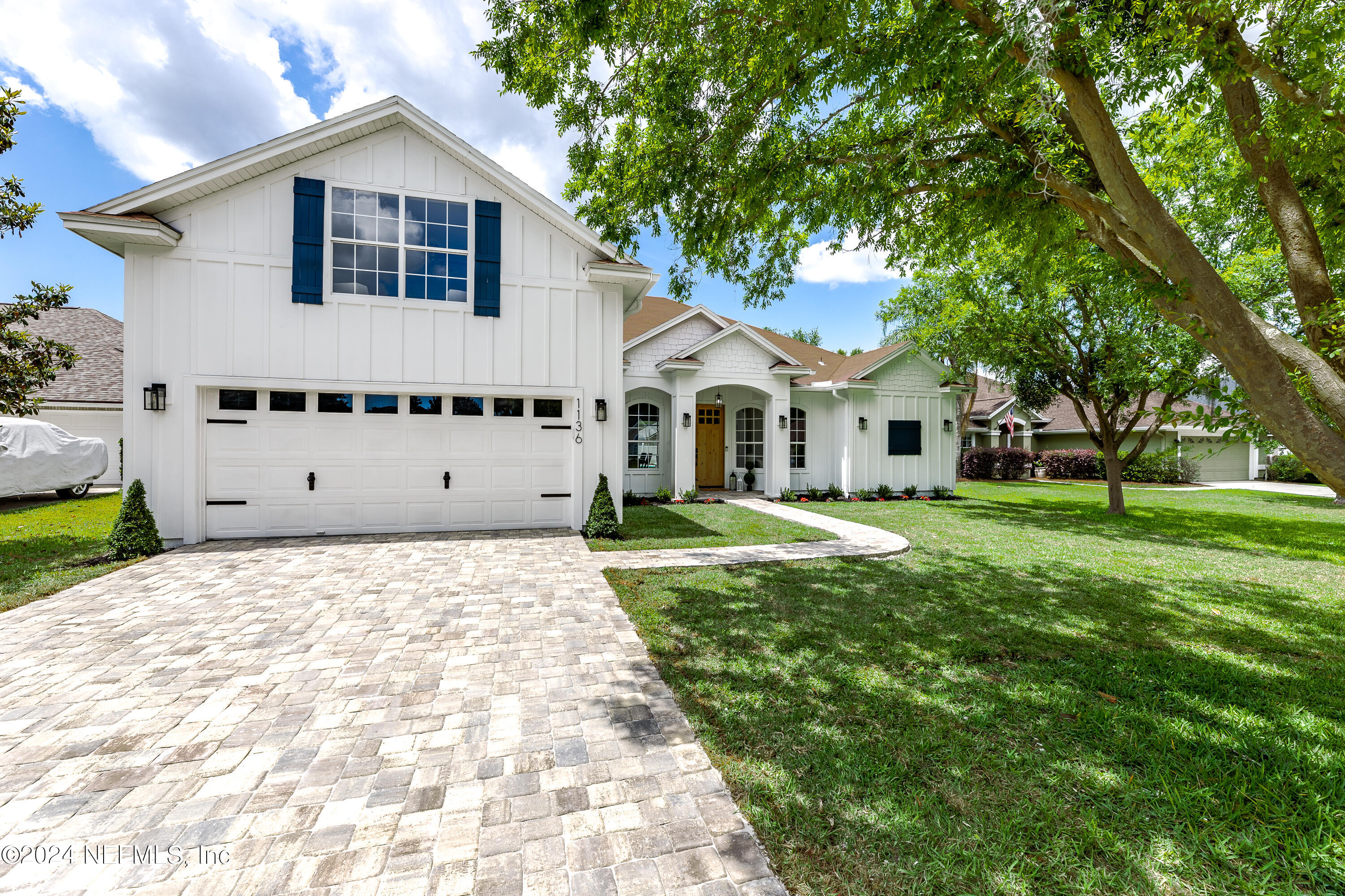 St Johns, FL home for sale located at 1136 Durbin Parke Drive, St Johns, FL 32259