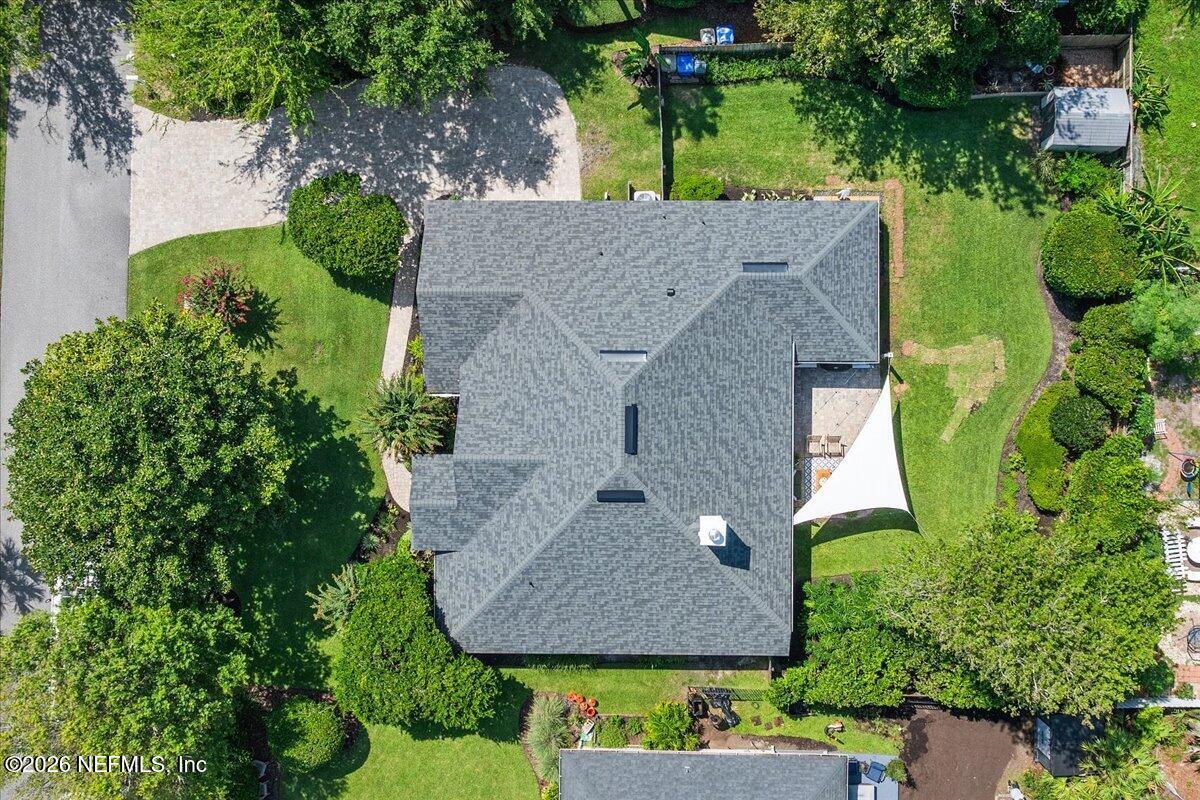 525 SUNSET Drive