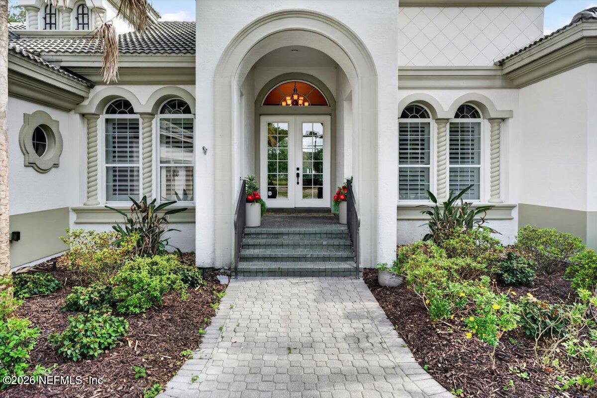 161 N RIVER Drive