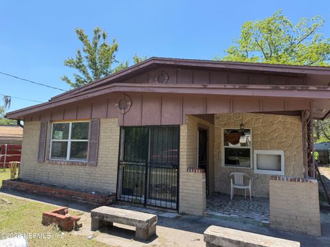 Photo of 5720 CARNATION Road, Jacksonville, FL 32209 (MLS # 2144868)
