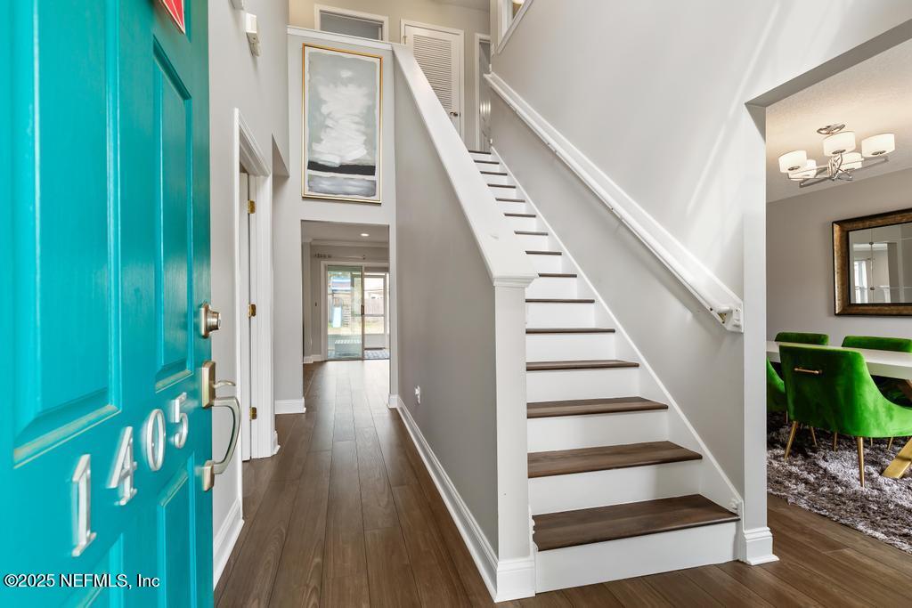 1405 W CHINABERRY Court