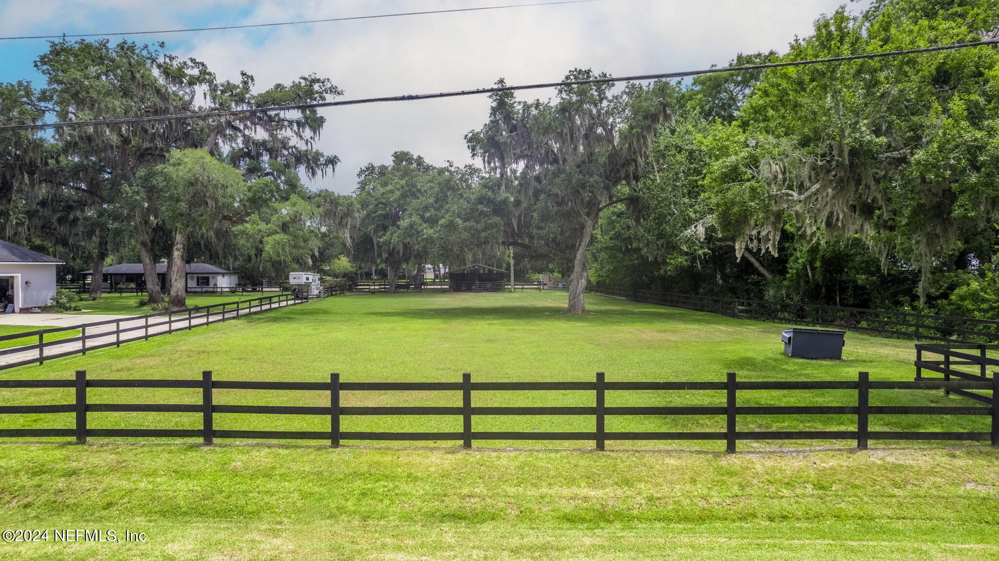 24X CANAL Boulevard