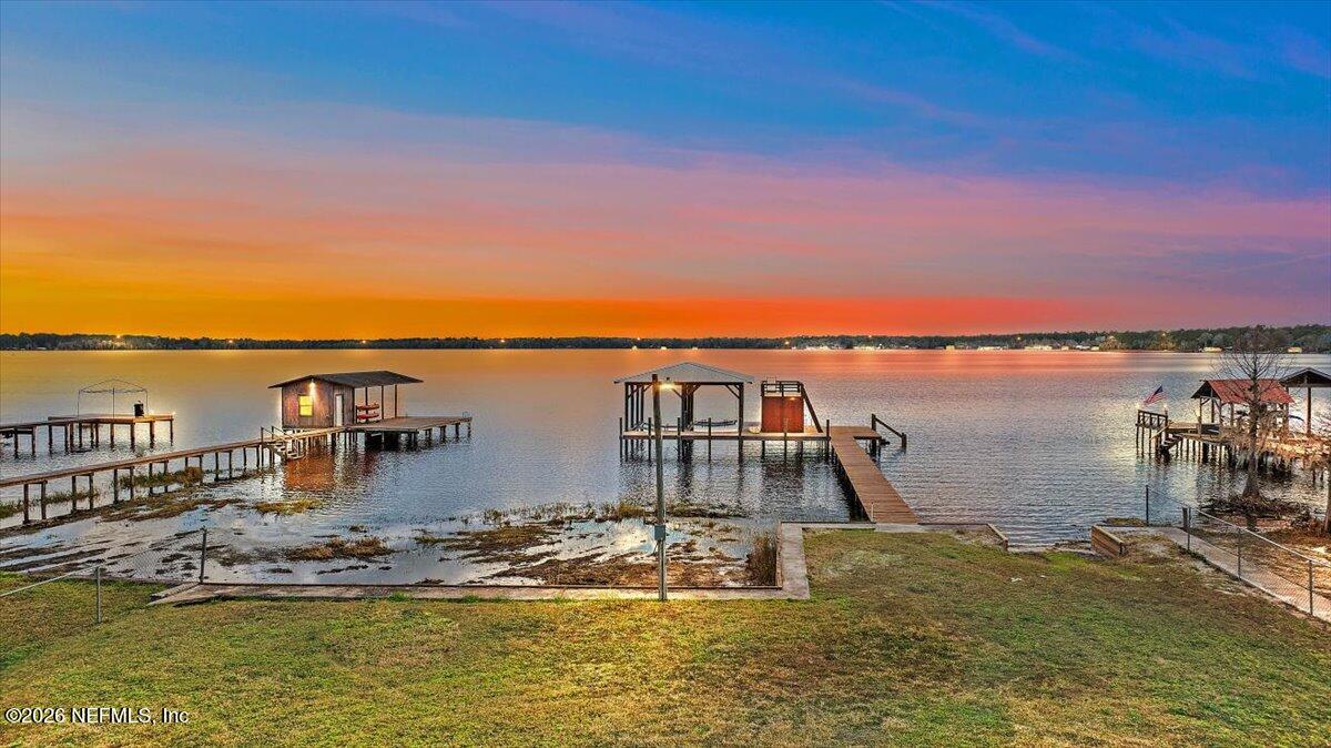 567 W HILLSBOROUGH Avenue