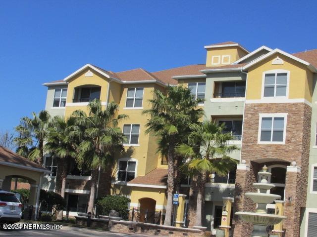 Jacksonville, FL home for sale located at 8539 Gate Parkway W Unit 9411, Jacksonville, FL 32216