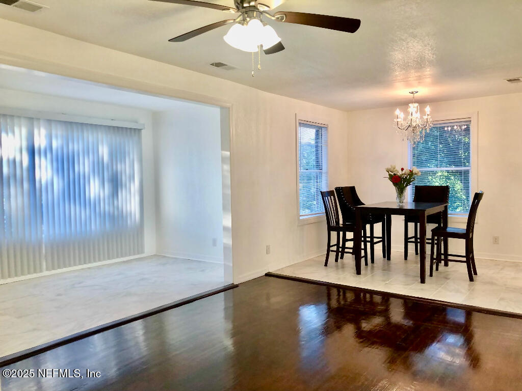 2815 SOUTHSIDE Boulevard