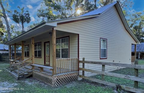 A home in Interlachen