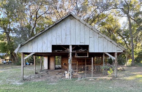 A home in Interlachen