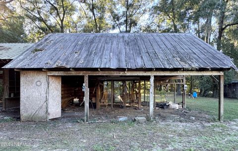 A home in Interlachen