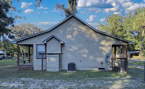 A home in Interlachen