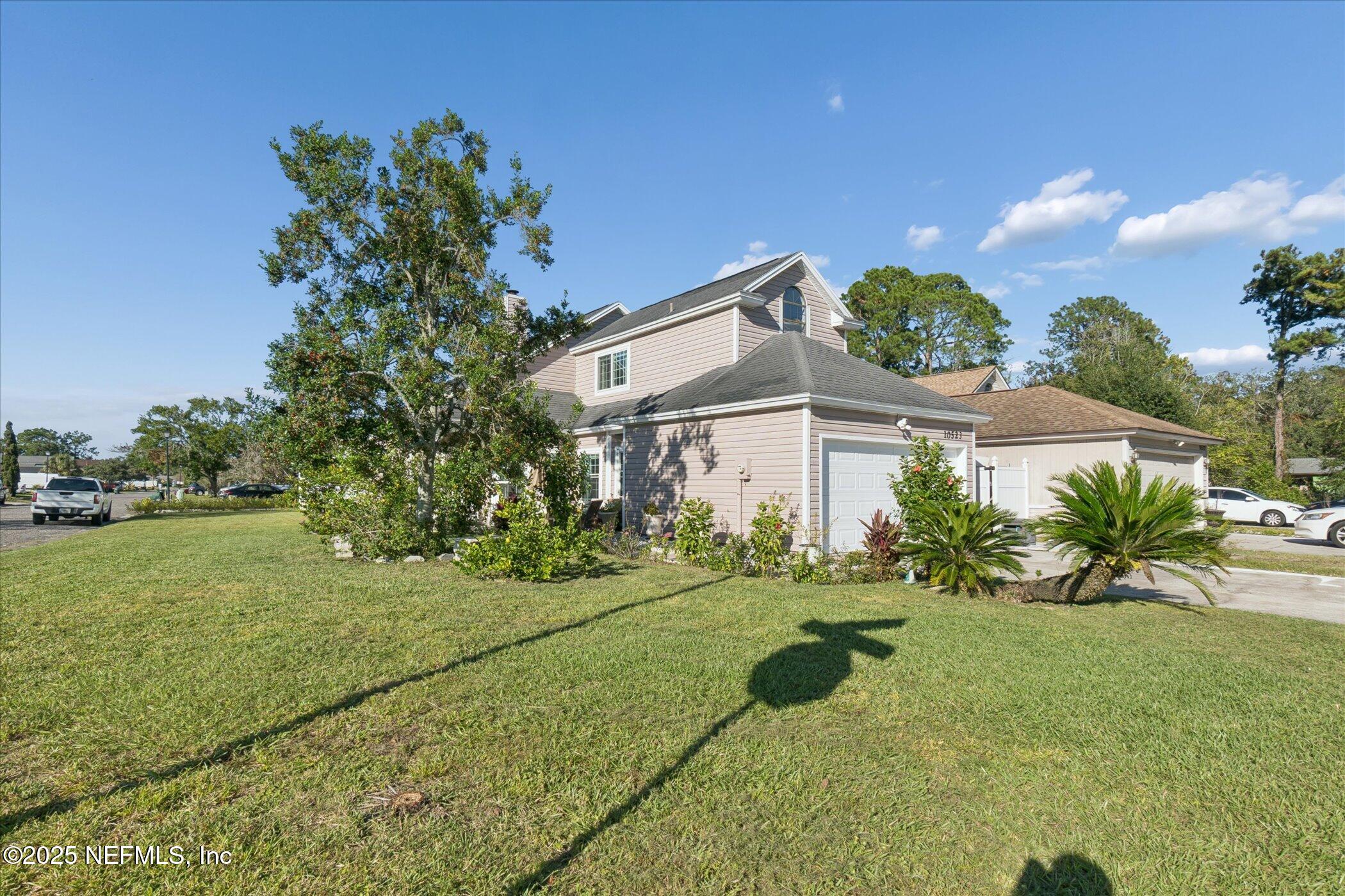 10523 BROOMSEDGE Court