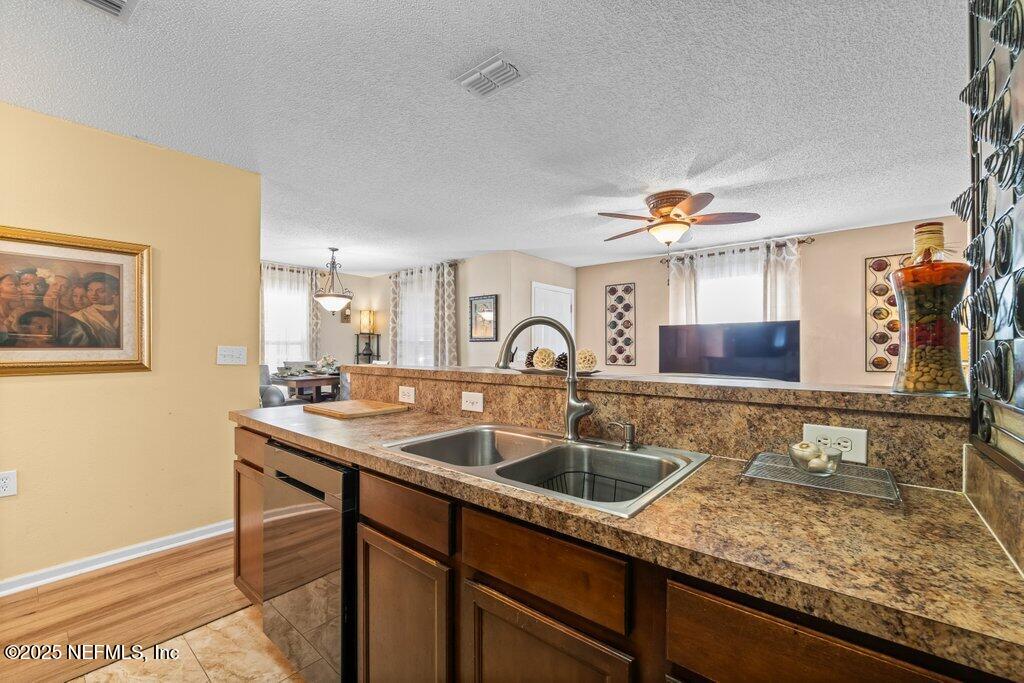 2548 HAYWOOD ESTATES Lane