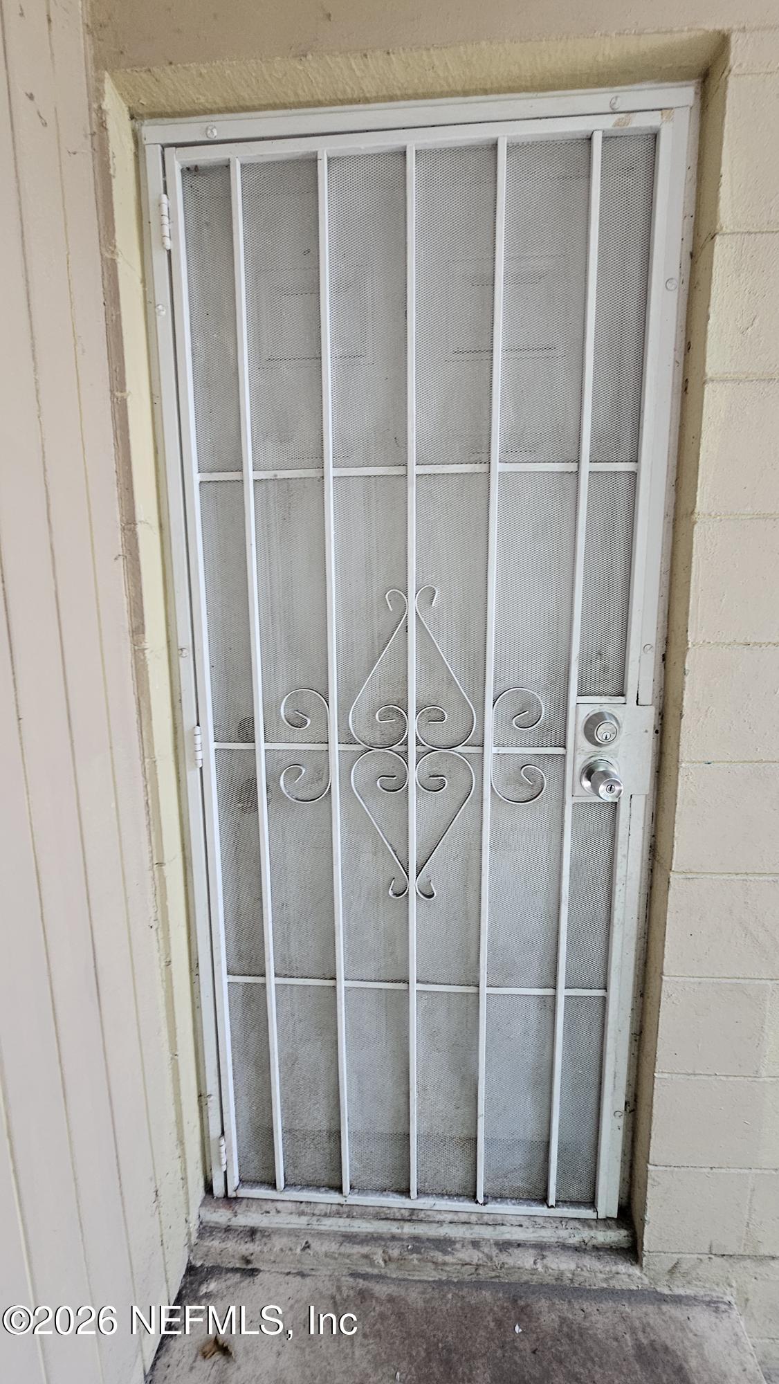 2727 N N DAVIS RD Street