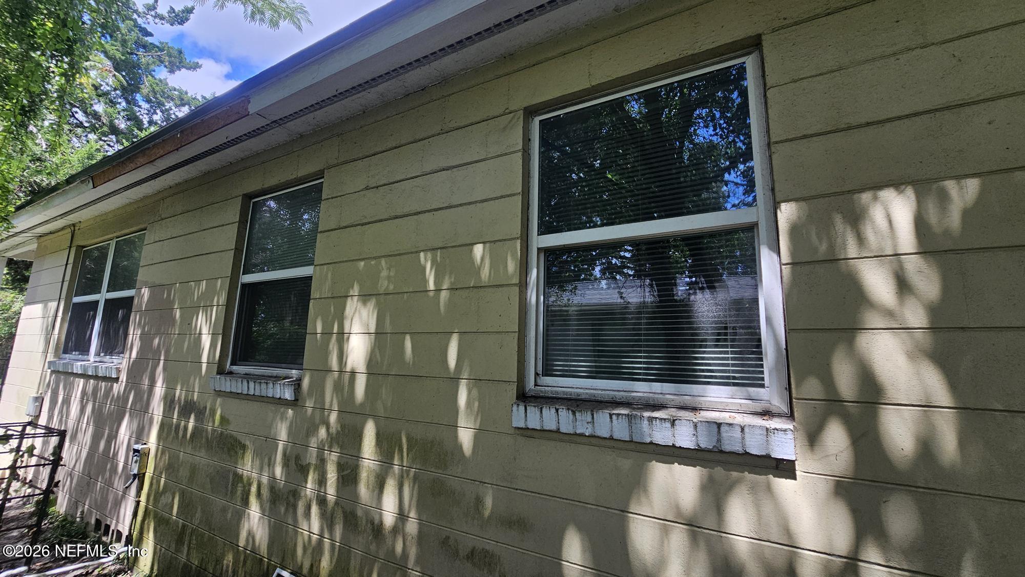 2727 N N DAVIS RD Street